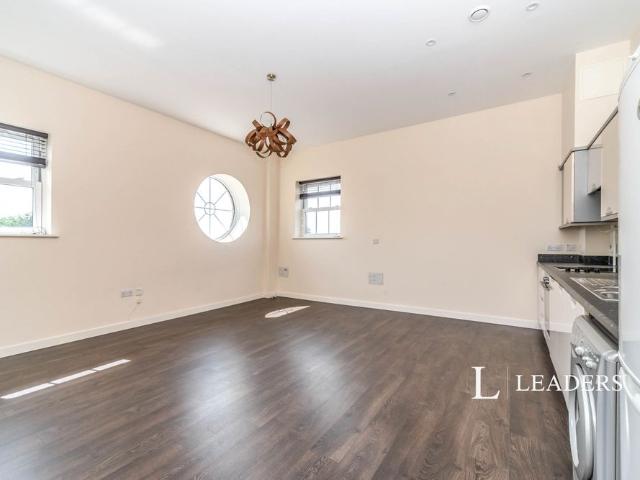 2 bedroom apartment to rent Beauvais Square, Bedford, MK42