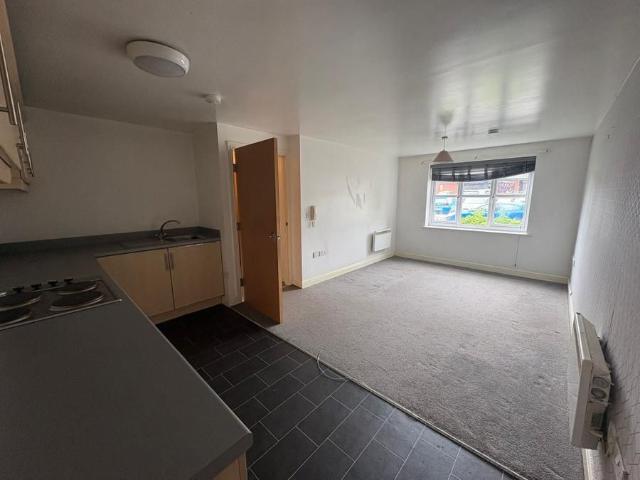 2 bedroom apartment to rent Gas Street, Platt Bridge, Wigan, WN2