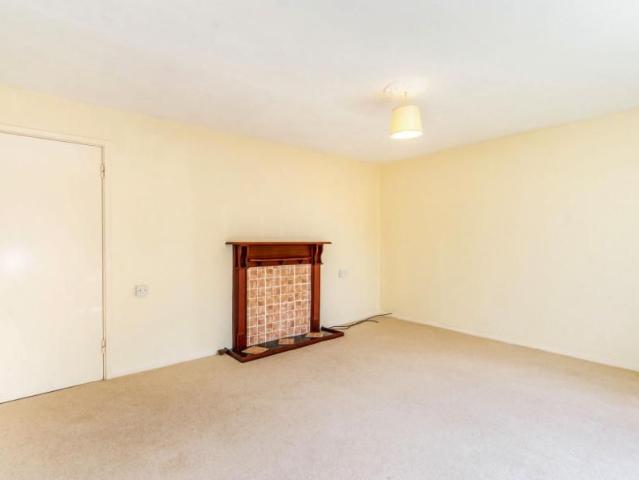 2 bedroom apartment to rent Gilbert Road, Chichester, PO19