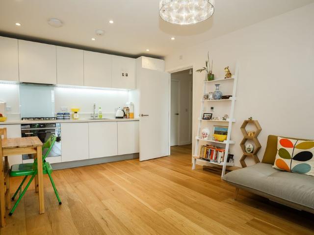 2 bedroom apartment to rent Glenalmond Avenue, Cambridge, CB2