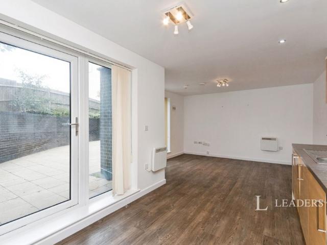 2 bedroom apartment to rent Guildford Road, Woking, GU22