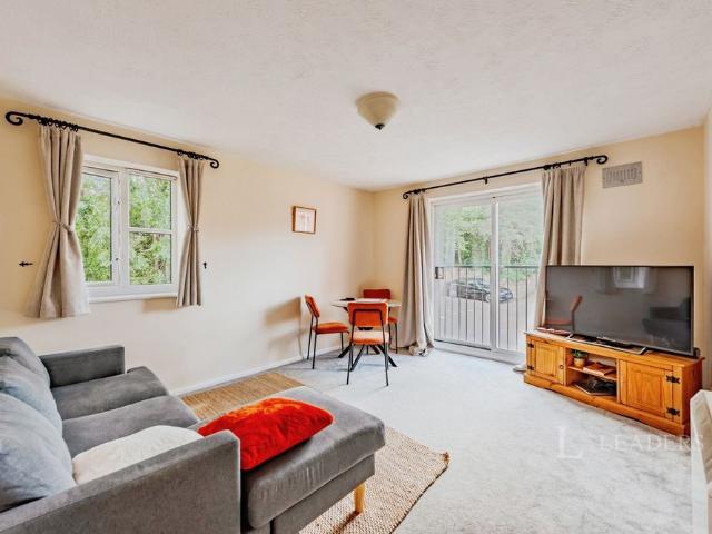 2 bedroom apartment to rent Dakin Close, Maidenbower, Crawley, West Sussex, RH10