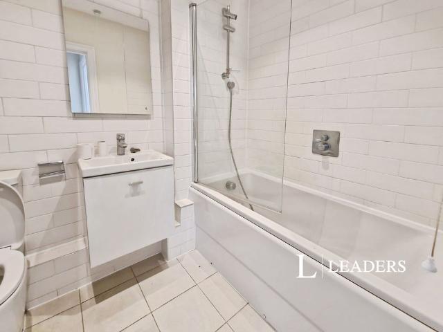 2 bedroom apartment to rent East Street, Brighton, East Sussex, BN1