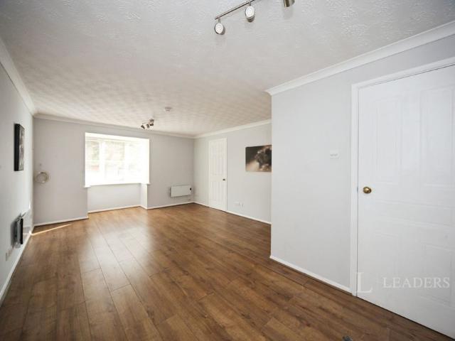 2 bedroom apartment to rent Falcon Close, Dunstable, LU6
