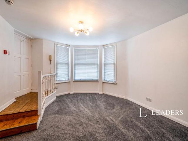 2 bedroom apartment to rent Kent Road, Southsea, PO5