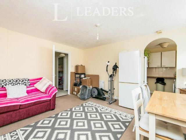 2 bedroom apartment to rent Hanbury Gardens, Highwoods, Colchester, CO4