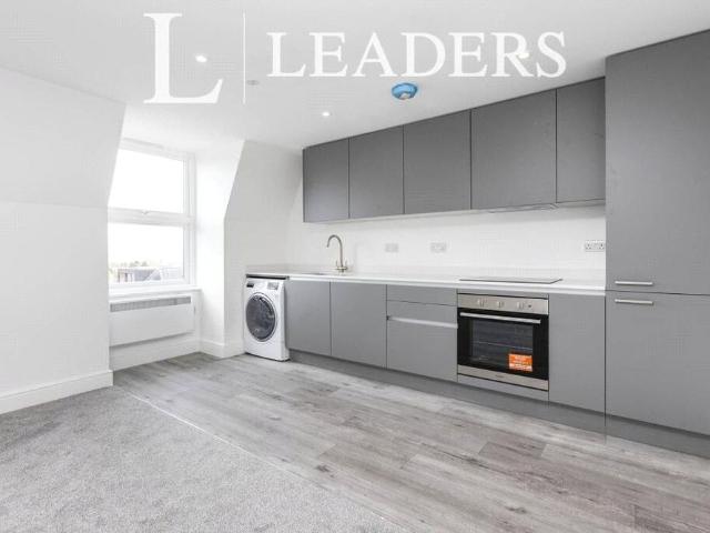 2 bedroom apartment to rent High Street, Sevenoaks, Kent, TN13