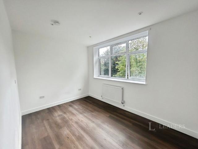 2 bedroom apartment to rent High Street, Sittingbourne, Kent, ME10