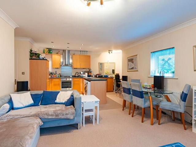 2 Bedroom Apartment To Rent In Coxs Ground, Oxford, OX2