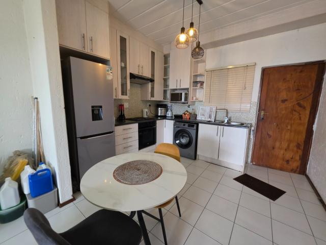2 Bedroom Apartment To Rent In Constantia Kloof