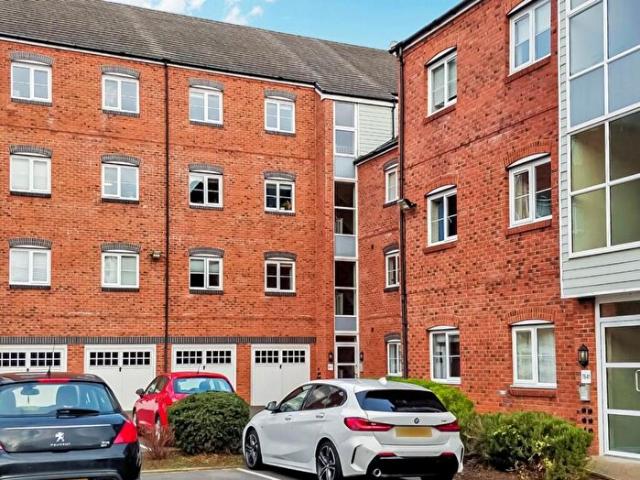 2 Bedroom Apartment To Rent In Chandley Wharf, Warwick, CV34