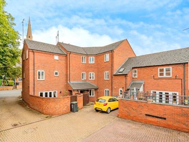 2 Bedroom Apartment To Rent In Chestnut Court, High Street, Raunds, North Northamptonshire, NN9