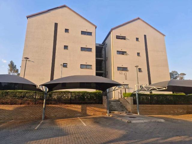 2 Bedroom Apartment to Rent in Clubview