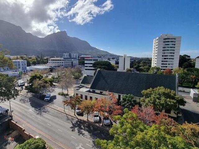 2 Bedroom apartment to rent in Claremont Upper, Cape Town