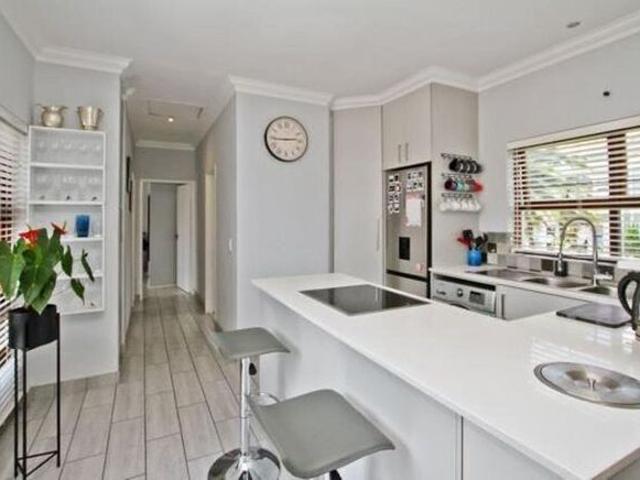 2 Bedroom apartment to rent in Craighall, Johannesburg
