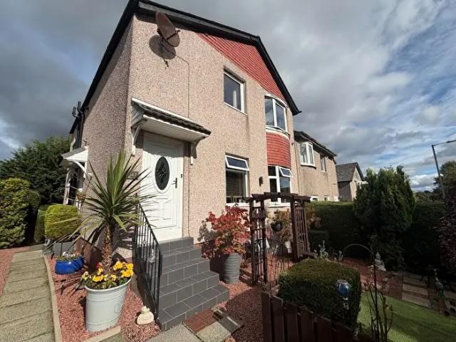 2 Bedroom Apartment To Rent In Croftfoot Road, Glasgow, G44