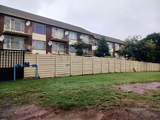 2 Bedroom apartment to rent in Croydon, Kempton Park