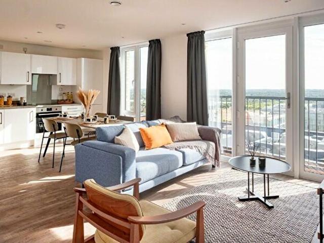 2 Bedroom Apartment To Rent In Apartment, The Almere, Avebury Boulevard, Milton Keynes, Buckinghamshire, MK9