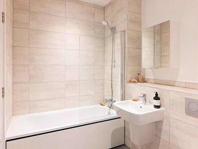 2 Bedroom Apartment To Rent In Apartment, The Almere, Avebury Boulevard, Milton Keynes, Buckinghamshire, MK9