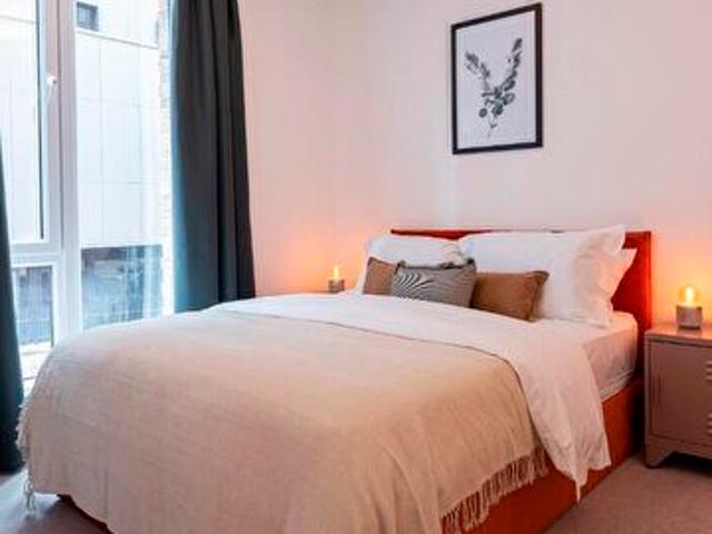 2 Bedroom Apartment To Rent In Apartment, The Almere, Avebury Boulevard, Milton Keynes, Buckinghamshire, MK9