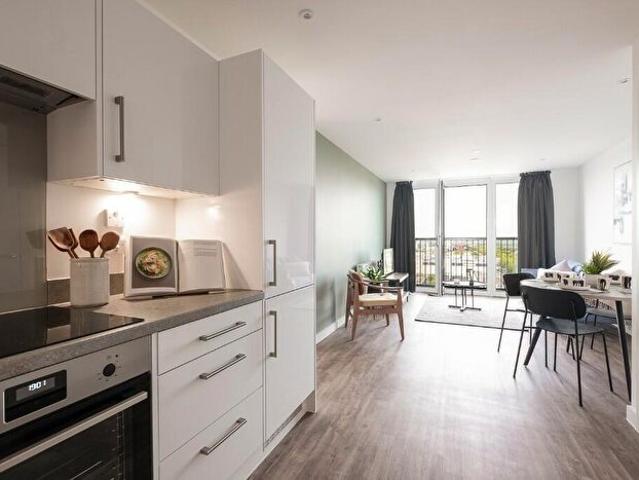 2 Bedroom Apartment To Rent In Apartment, The Almere, Avebury Boulevard, Milton Keynes, Buckinghamshire, MK9