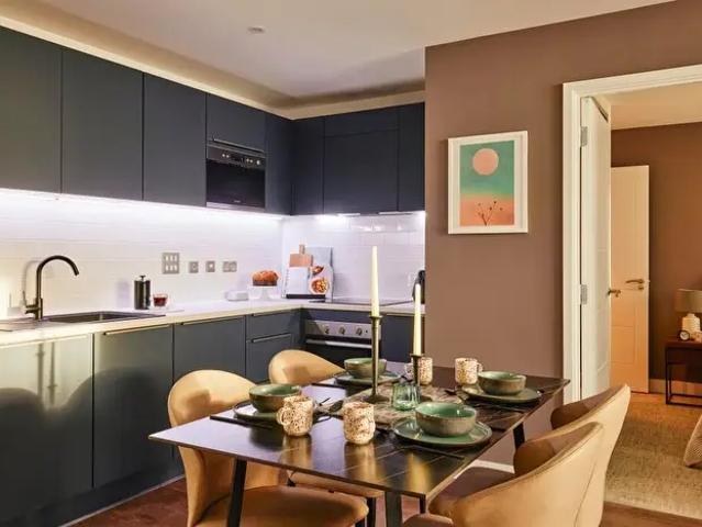 2 Bedroom Apartment To Rent In Avebury Boulevard, Milton Keynes, Buckinghamshire, MK9