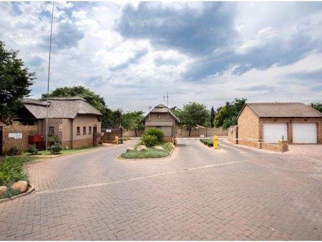 2 Bedroom Apartment to Rent in Boardwalk Villas