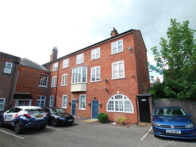 2 Bedroom Apartment To Rent In Bakehouse Mews, LU7