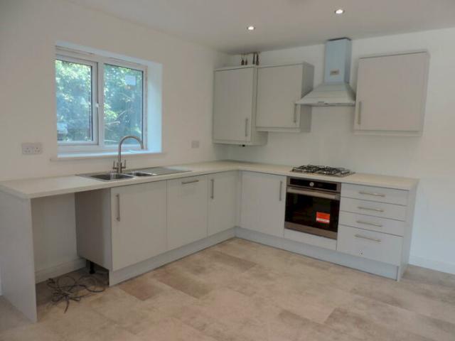 2 Bedroom Apartment To Rent In Beaufort Court, Burton on Trent, DE15