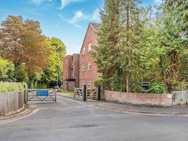 2 Bedroom Apartment To Rent In Beech Road, Headington, OX3