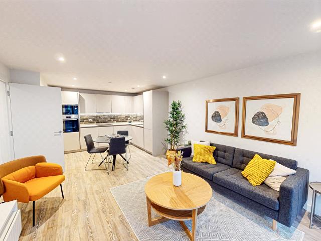 2 bedroom apartment to rent in goodwin building potato wharf manchester m3