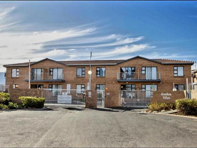 2 Bedroom Apartment to Rent in Gordon Villas, Gordon’s Bay – R8,500 per Month