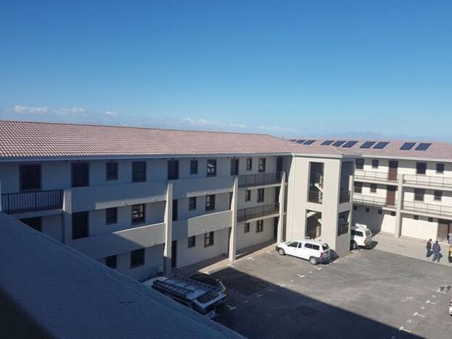 2 Bedroom apartment to rent in Grassy Park, Cape Town