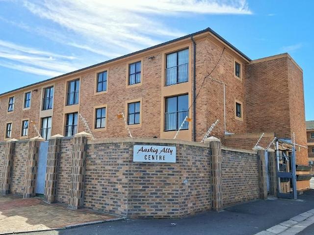 2 Bedroom apartment to rent in Grassy Park, Cape Town