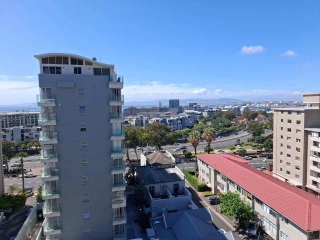 2 Bedroom Apartment to Rent in Green Point