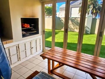 2 Bedroom apartment to rent in Diaz Beach, Mossel Bay