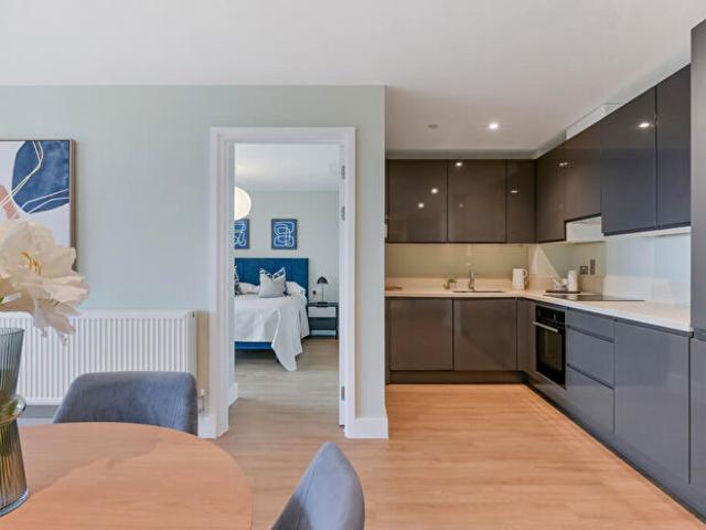 2 Bedroom Apartment To Rent In Enigma Square, Milton Keynes Milton Keynes, MK9