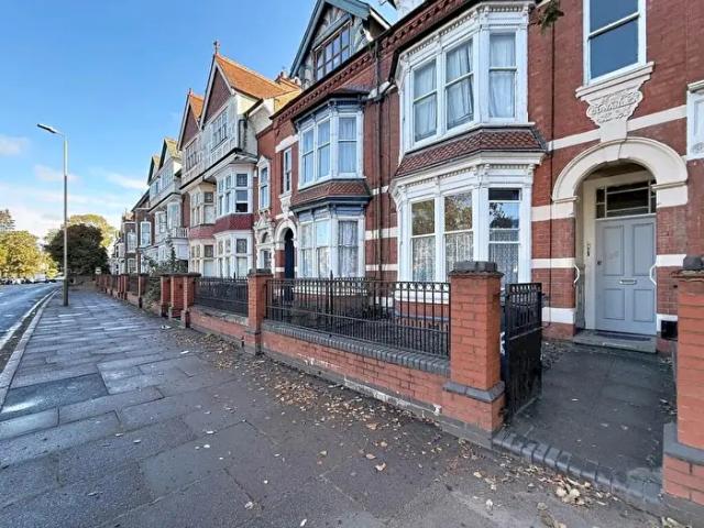 2 Bedroom Apartment To Rent In Fosse Road South, Leicester, Leicestershire, LE3