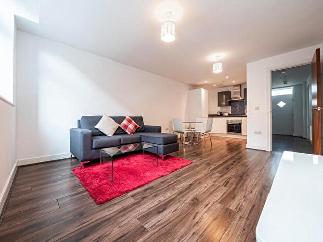 2 Bedroom Apartment To Rent In Fabrick Square, Birmingham, B12
