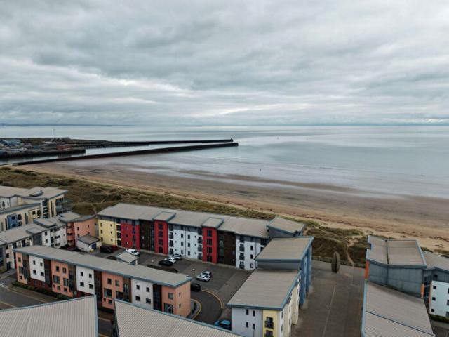 2 Bedroom Apartment To Rent In Fishermans Way, Swansea, SA1