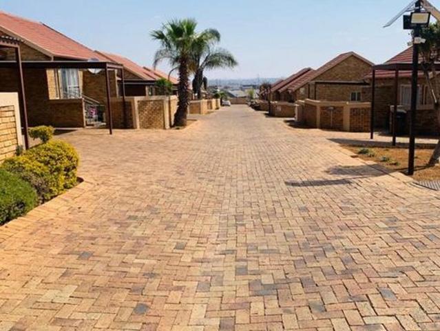 2 Bedroom apartment to rent in Kosmosdal, Centurion