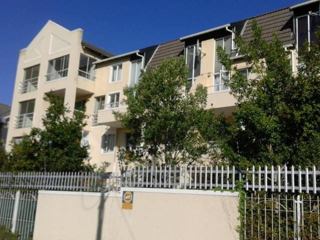 2 Bedroom apartment to rent in Kenilworth, Cape Town