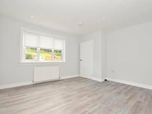 2 Bedroom Apartment To Rent In Kirkton Avenue, Blantyre, G72