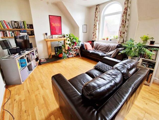 2 Bedroom Apartment To Rent In Hope Drive, Nottingham, Nottinghamshire, NG7