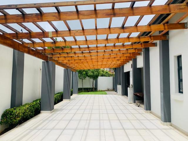 2 Bedroom Apartment to Rent in Halfway Gardens