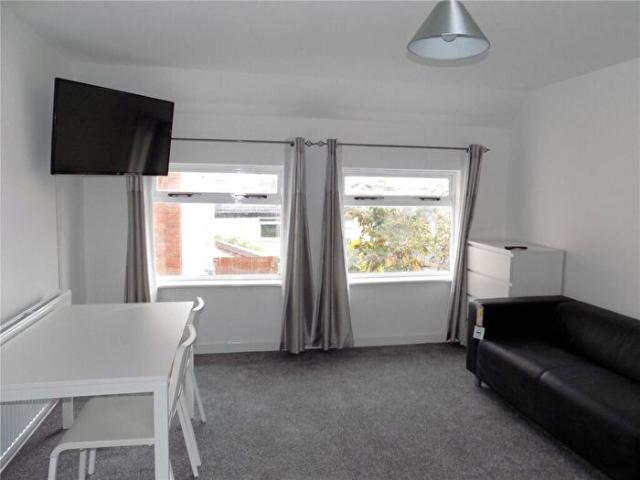 2 Bedroom Apartment To Rent In High Street, Heanor, Derbyshire, DE75