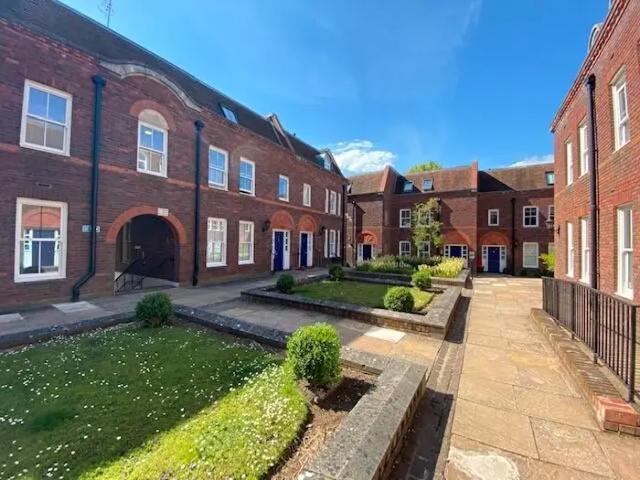 2 Bedroom Apartment To Rent In Oxford Road, Aylesbury, HP19
