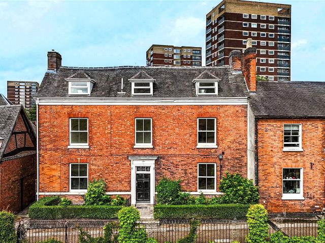 2 bedroom Apartment to rent in Lady Bank, Tamworth, Staffordshire