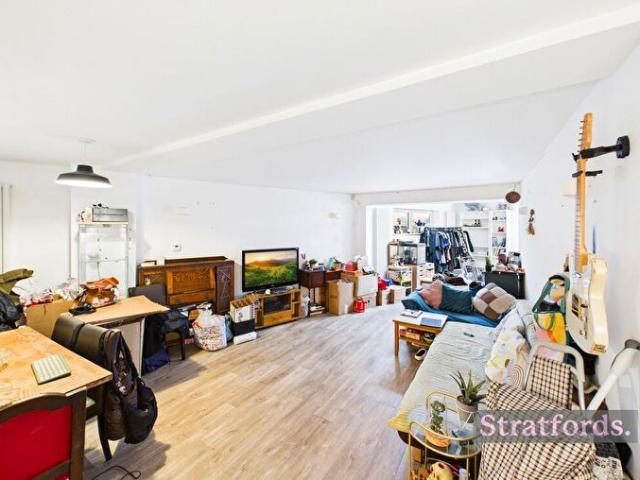 2 Bedroom Apartment To Rent In Lake Street, Nexus House, LU7