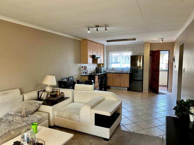 2 Bedroom Apartment to Rent in Leeuwenhof Estate